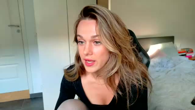mmminnie Live Sex June 15, 2026