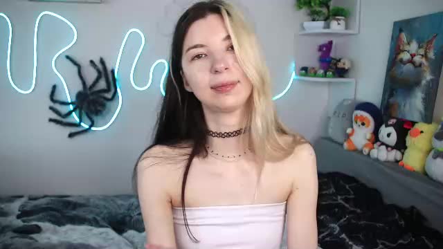 emmie_everly Live Sex June 16, 2026