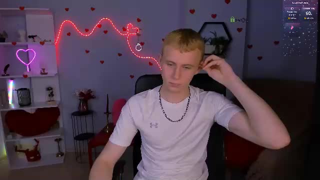 astren_villo Live Sex June 17, 2026