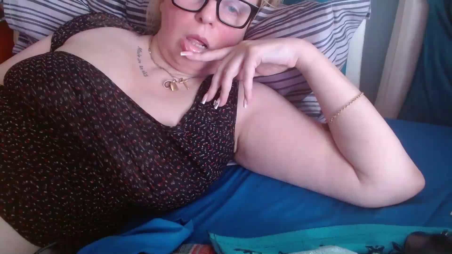 martachatte19 Live Sex June 17, 2026