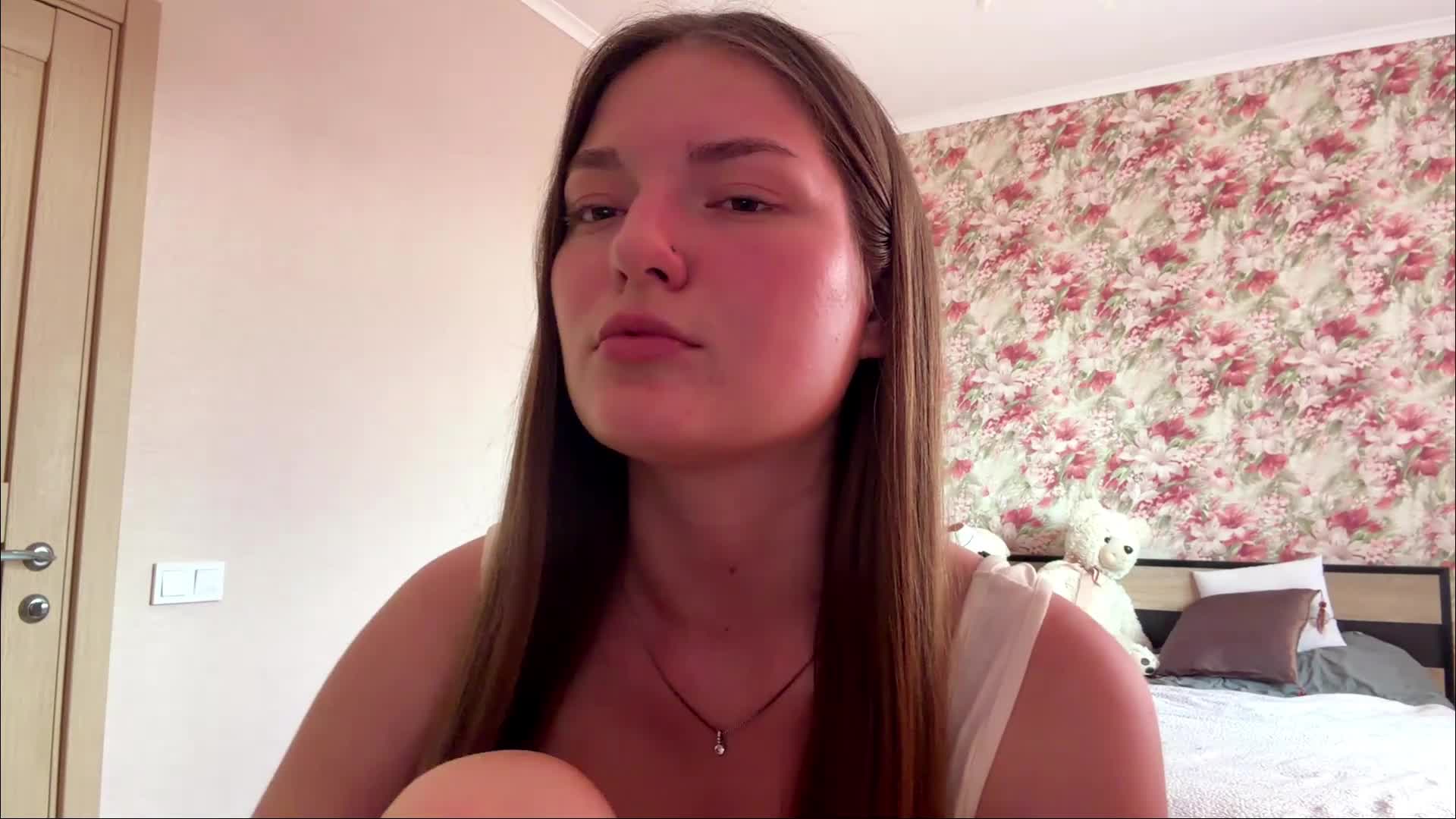 lizzzanatoo Live Sex June 17, 2026