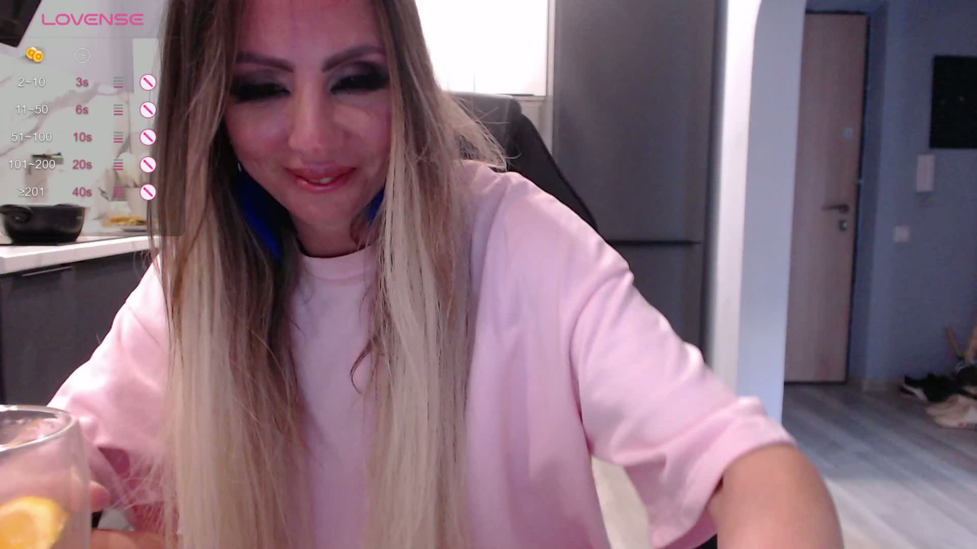 blondalina Live Sex June 17, 2026