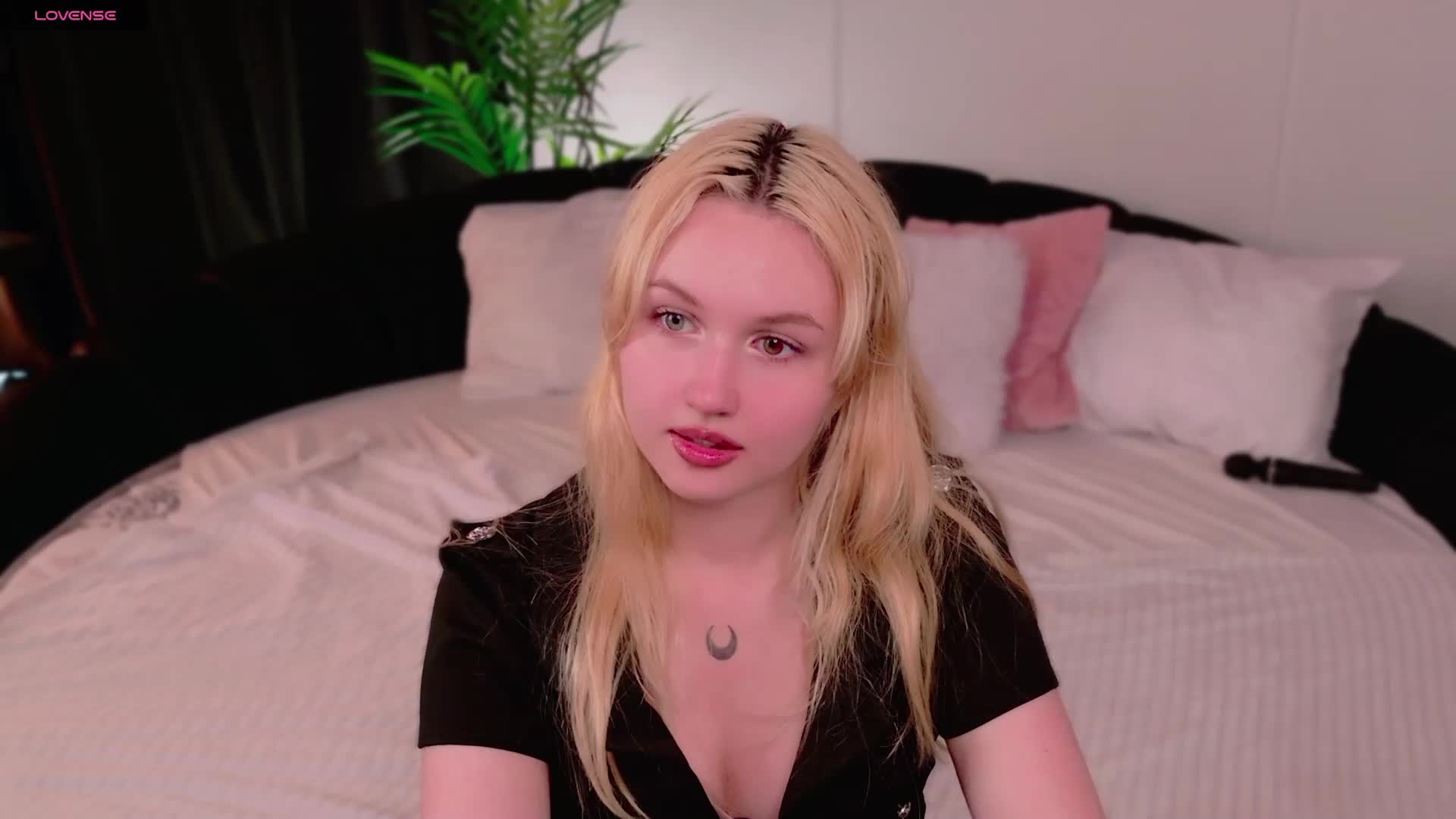 LillyEyess Live Sex June 17, 2026