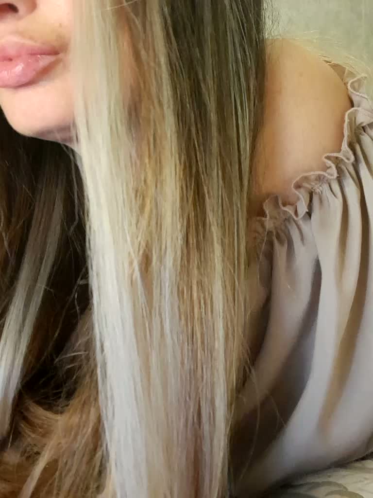 Sofaa Live Sex June 19, 2026
