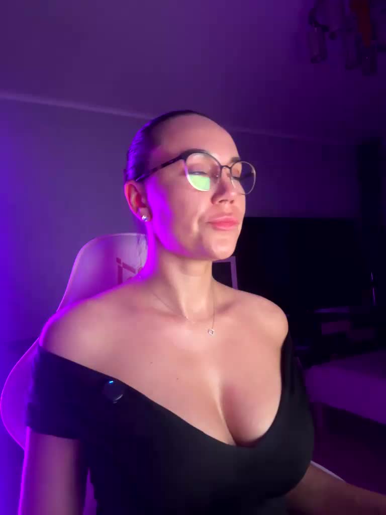 QWEENII Live Sex June 20, 2026