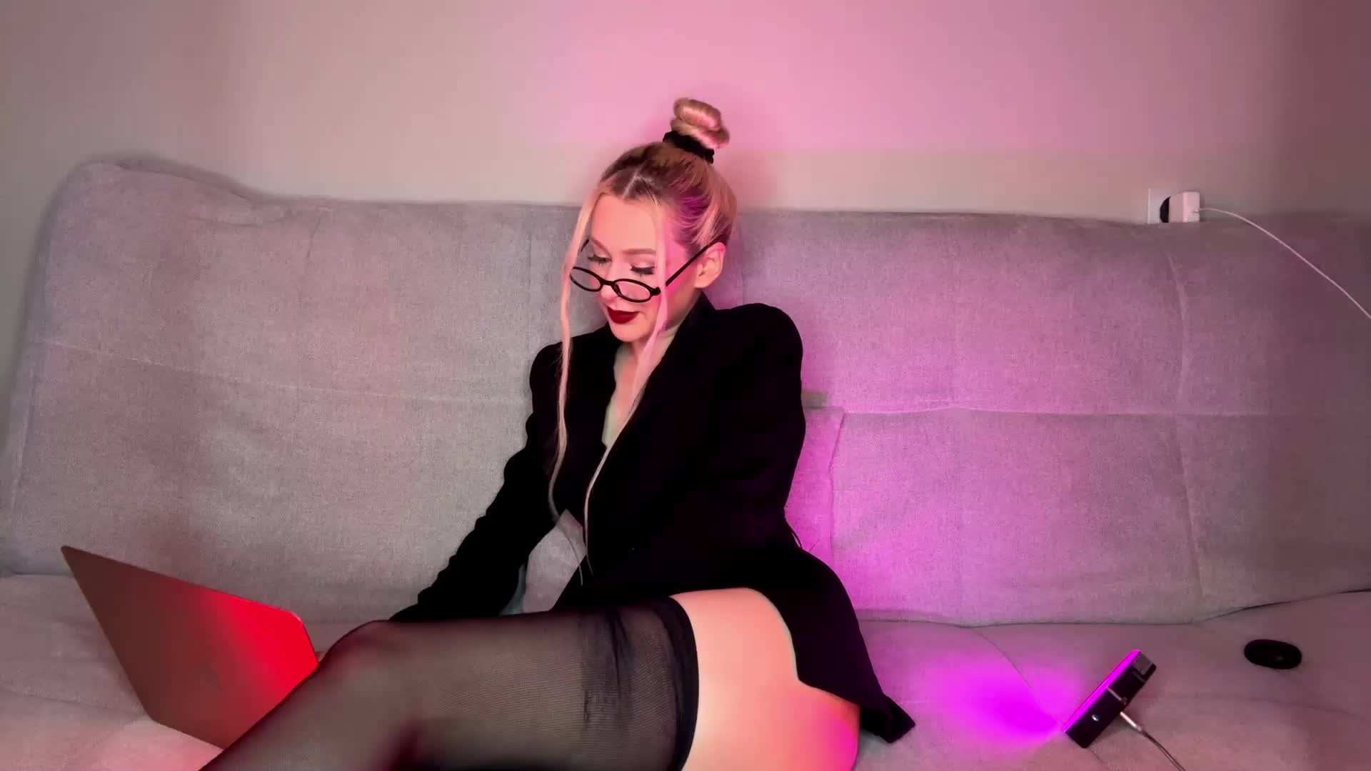 leilaelli Live Sex June 21, 2026