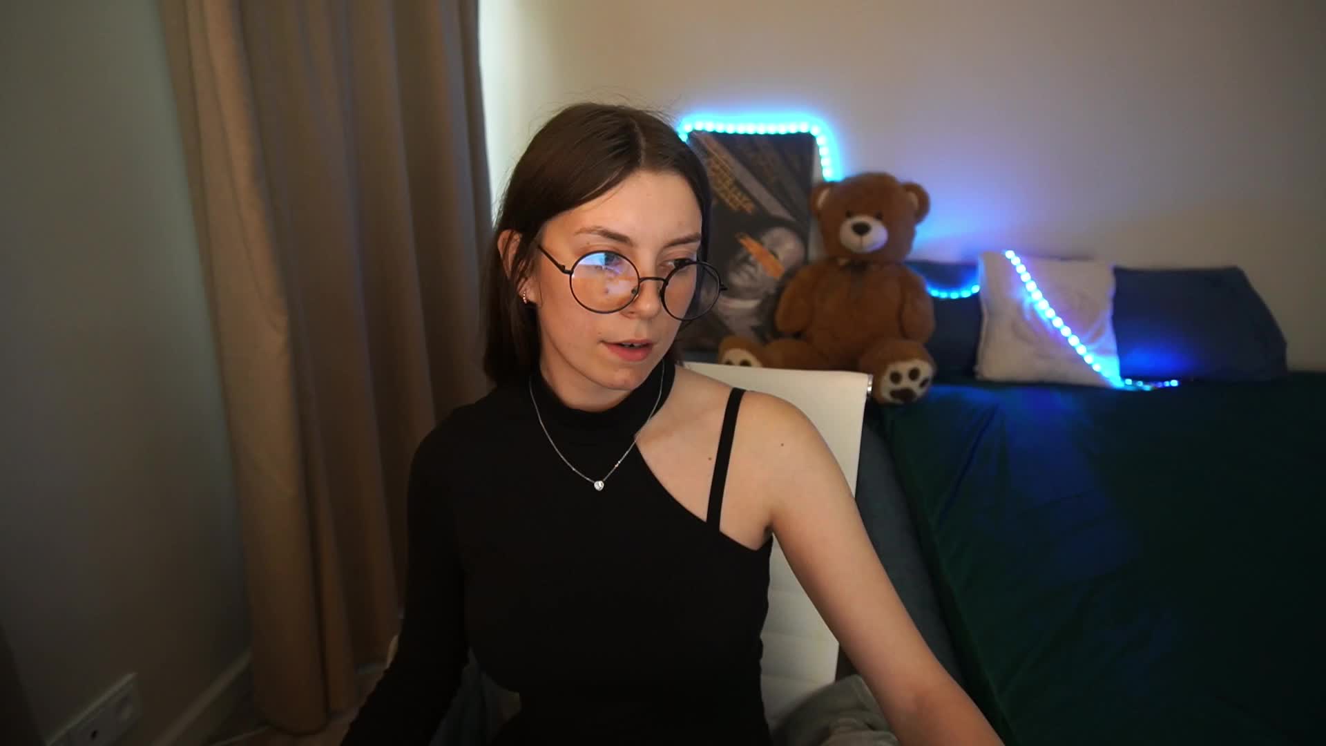 NicoleInfinity Live Sex June 22, 2026