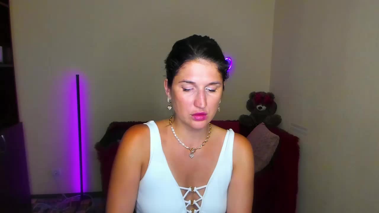 AliannaSoloKisses Live Sex June 22, 2026