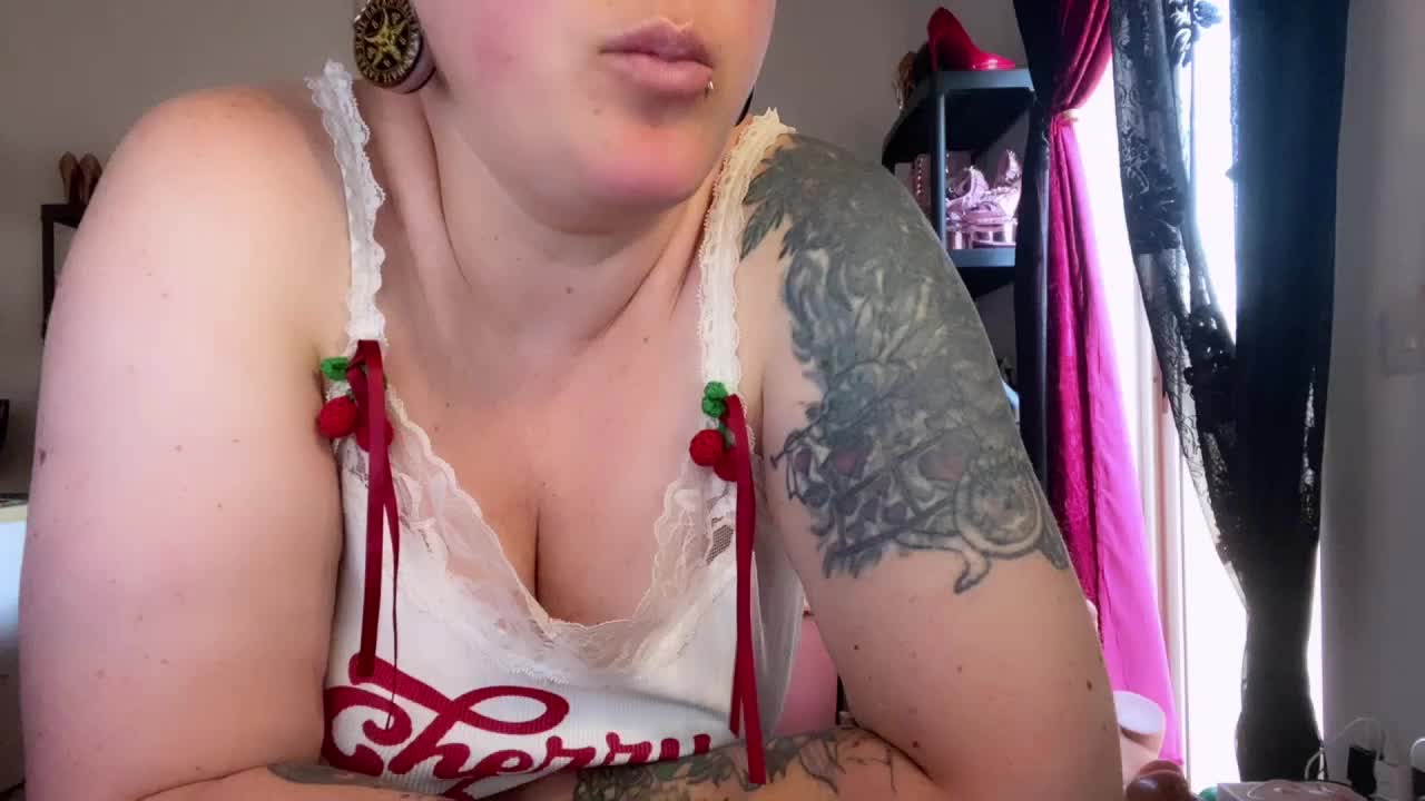 NylonQueen Live Sex June 23, 2026