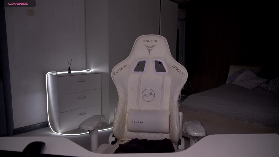 evelina_fox Live Sex June 23, 2026