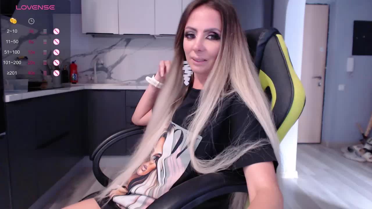 blondalina Live Sex June 24, 2026