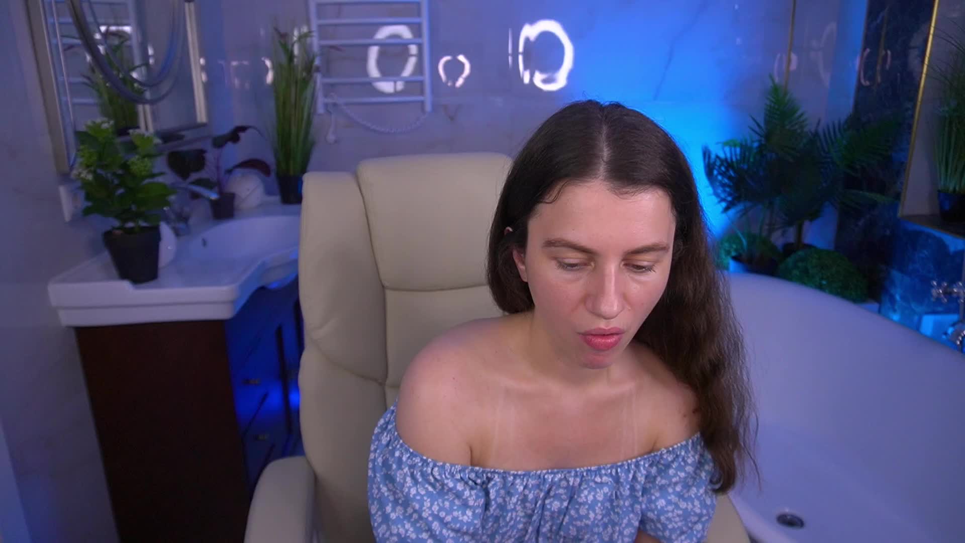 LittleJulii Live Sex June 25, 2026