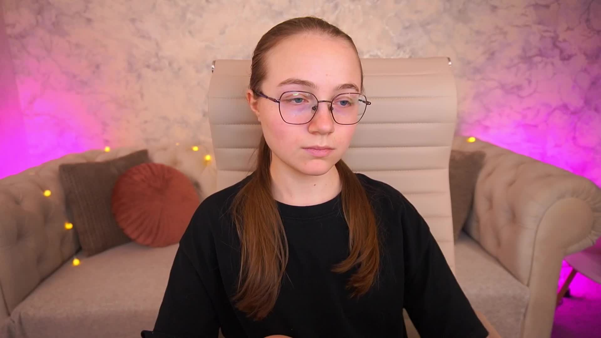 ArrinaWairr Live Sex June 25, 2026