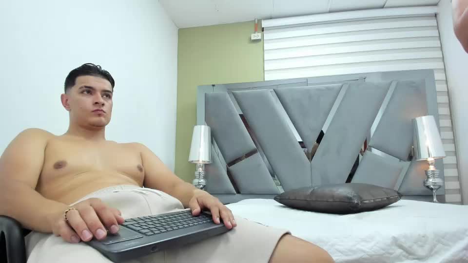 david_victoriaa Live Sex June 25, 2026