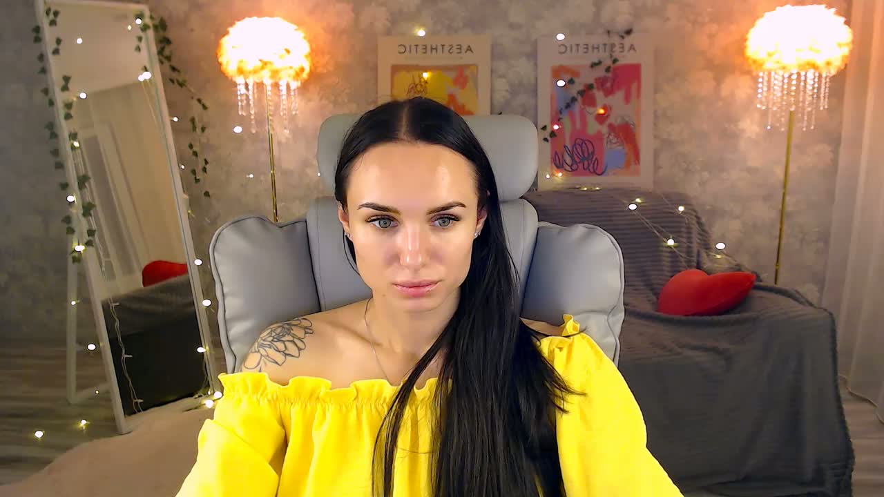 NicoleMerz Live Sex June 25, 2026