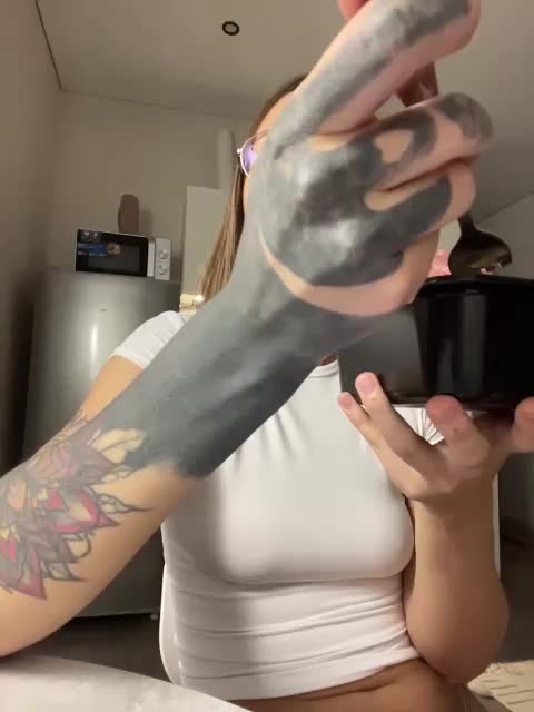 v_-_-_v Live Sex June 26, 2026