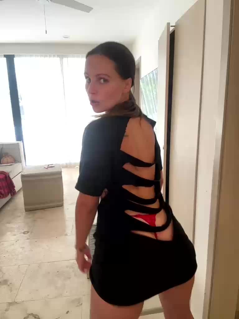 REALMEANTINA Live Sex July 1, 2026