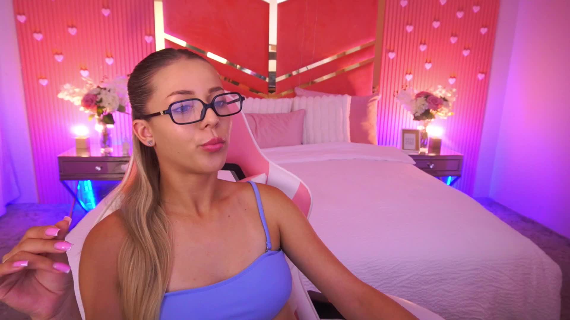 LoveeDove Live Sex July 1, 2026