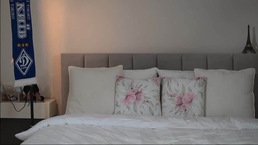 ella_twinkl Live Sex July 1, 2026