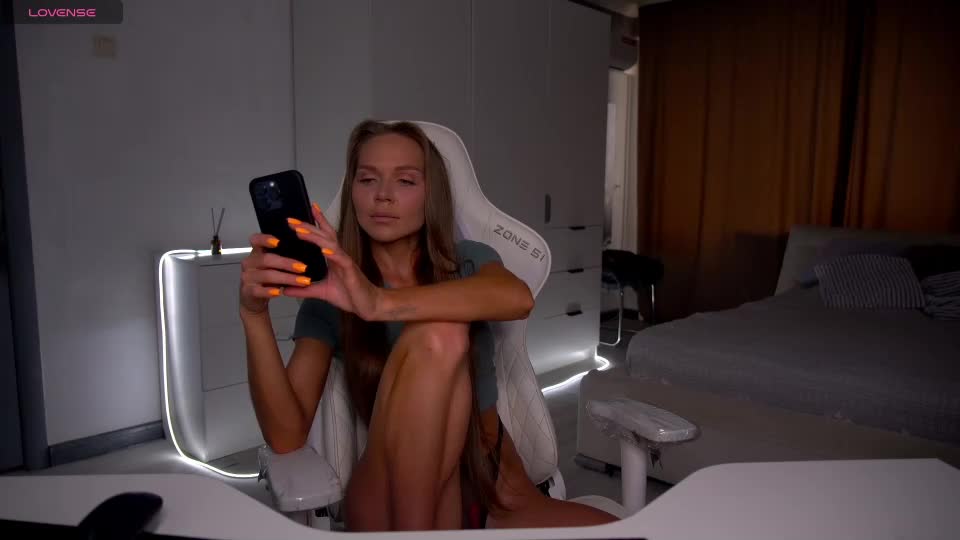 evelina_fox Live Sex July 2, 2026