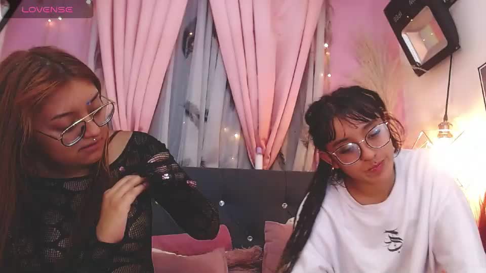 honey_lesbian_hott777 Live Sex July 2, 2026