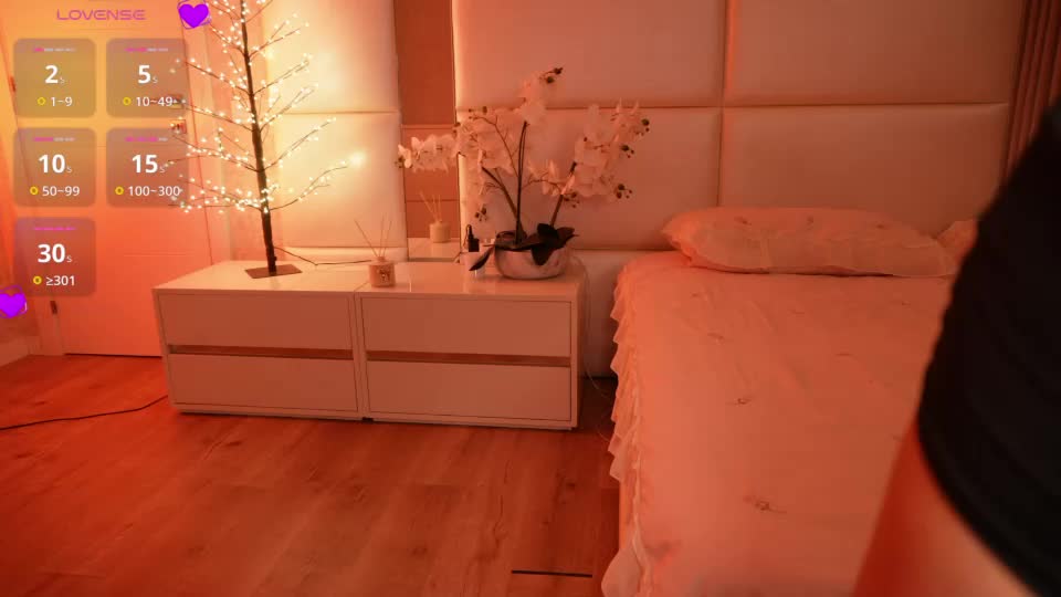 lilly_colins Live Sex July 8, 2026