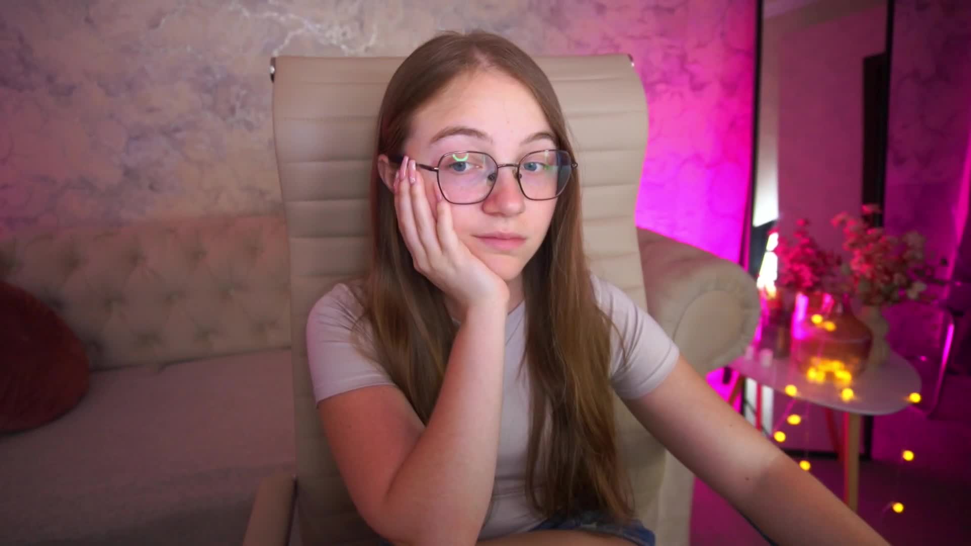 ArrinaWairr Live Sex July 8, 2026