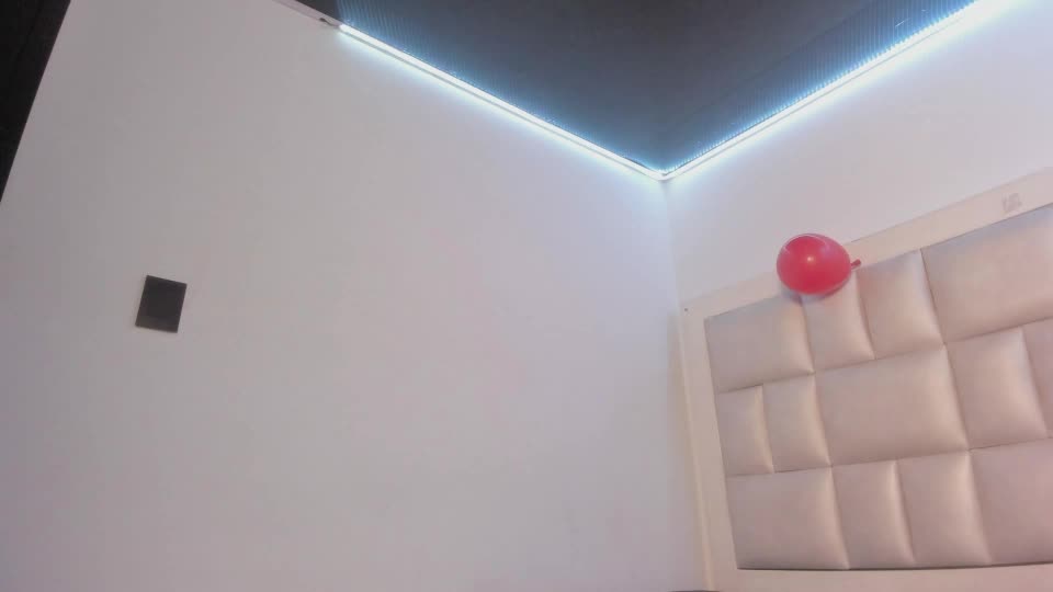 lola_js Live Sex July 12, 2026