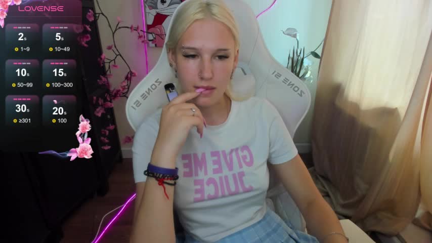 EvelinaLuu Live Sex July 17, 2026