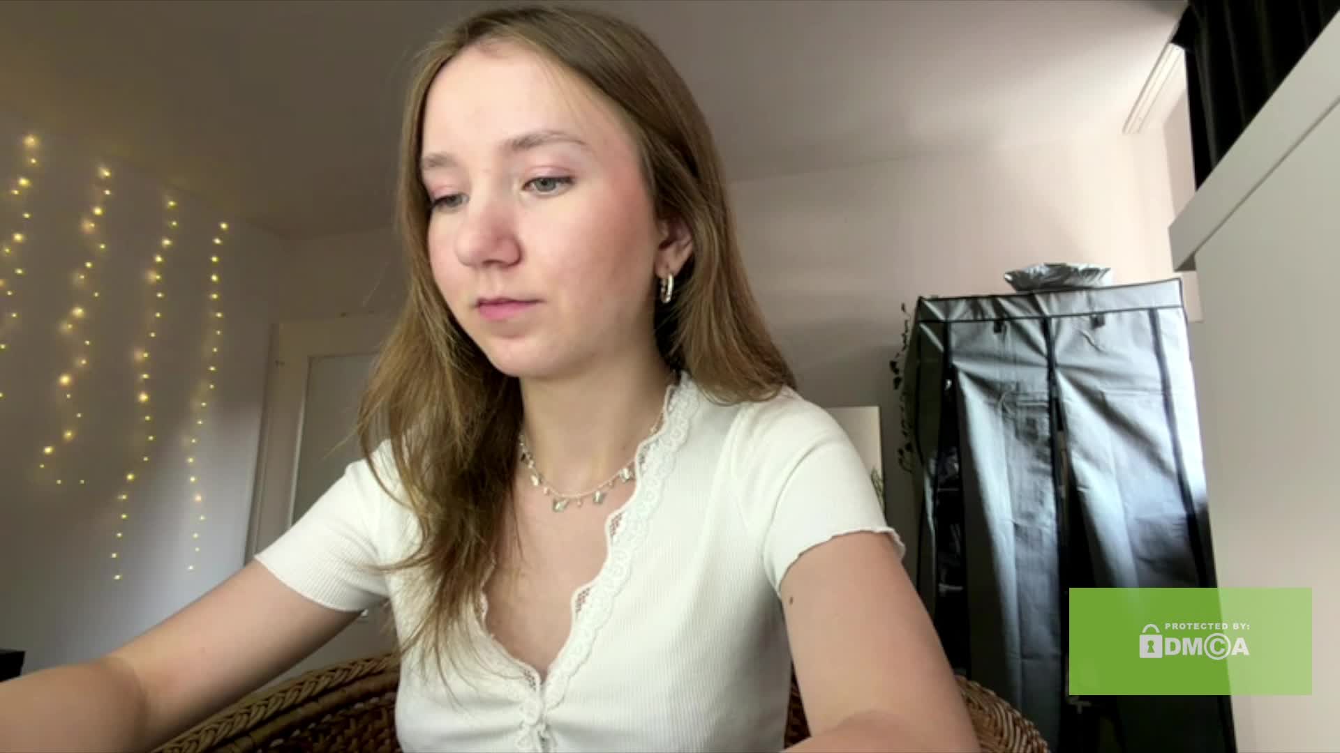 lisasmall Live Sex July 17, 2026