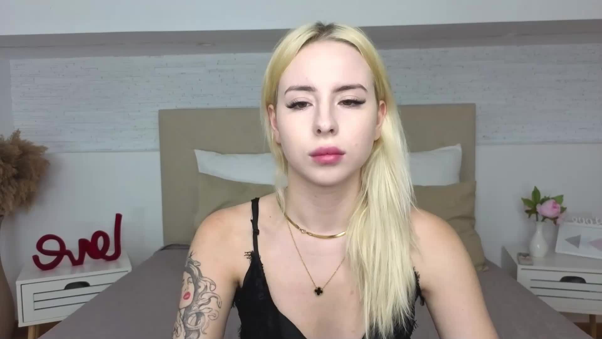 Bella-crazyy Live Sex July 19, 2026