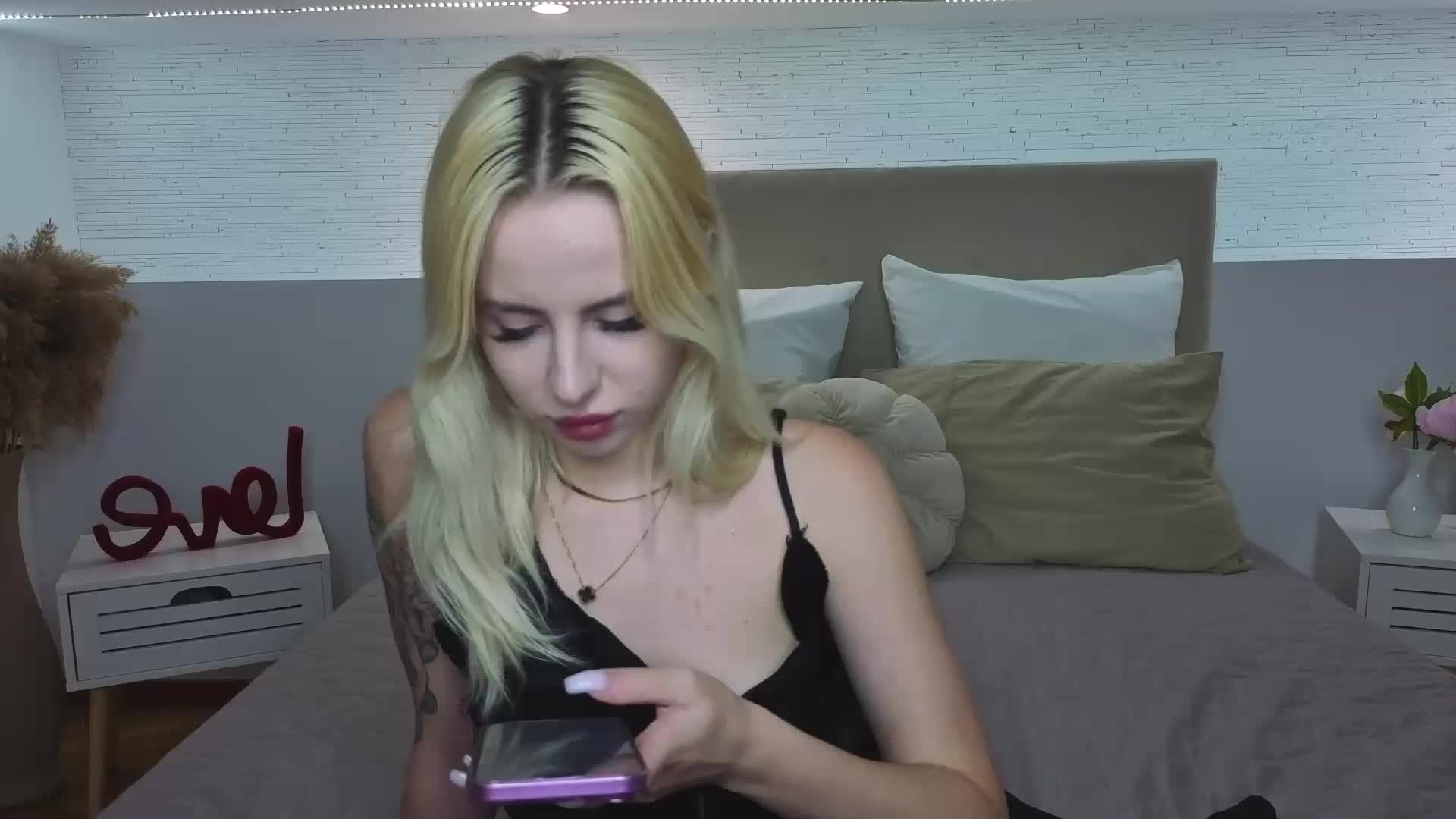 Bella-crazyy Live Sex July 19, 2026