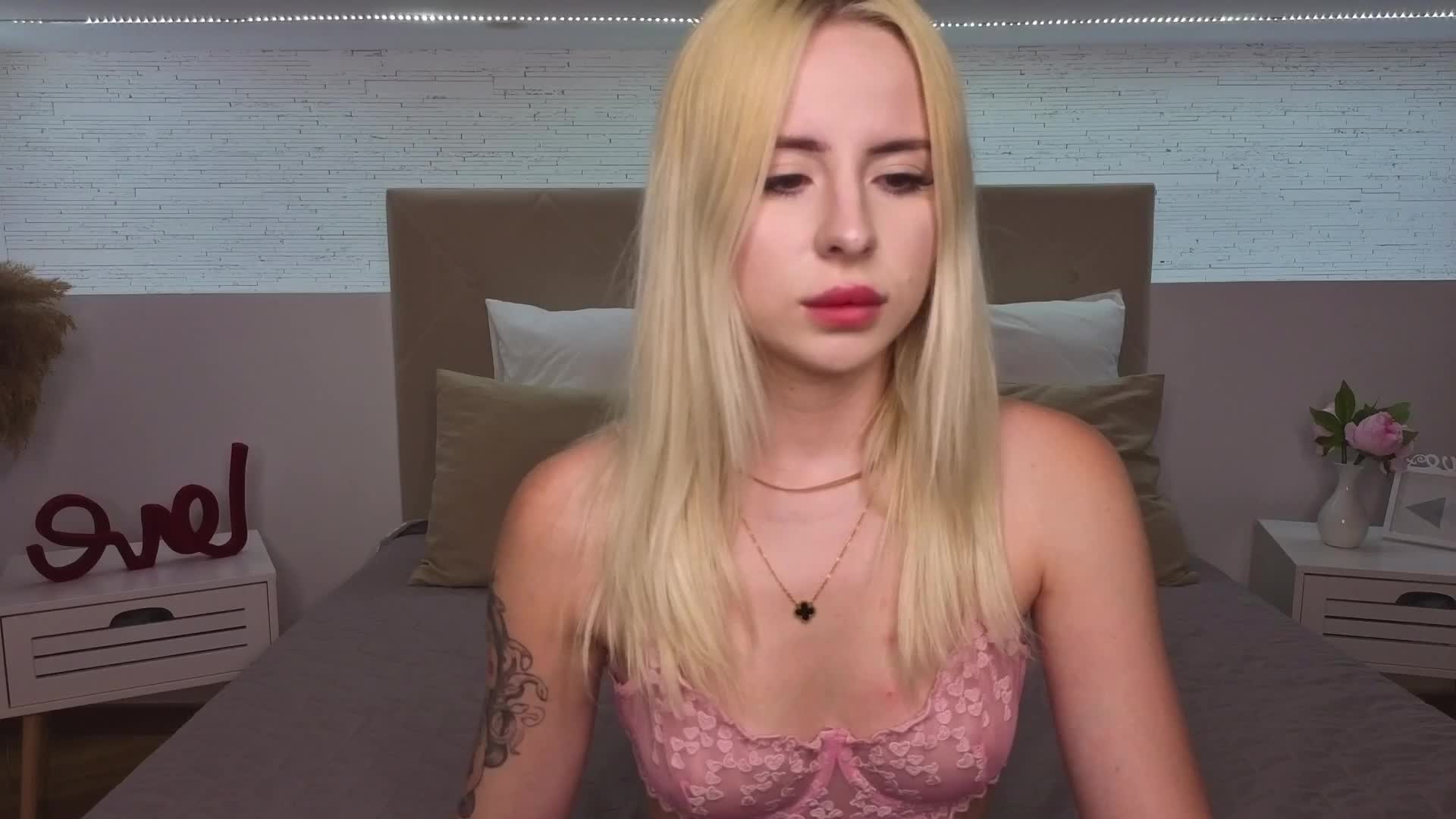 Bella-crazyy Live Sex July 23, 2026