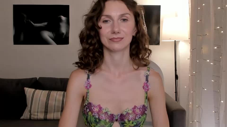 shesleepsnaked Live Sex August 4, 2026