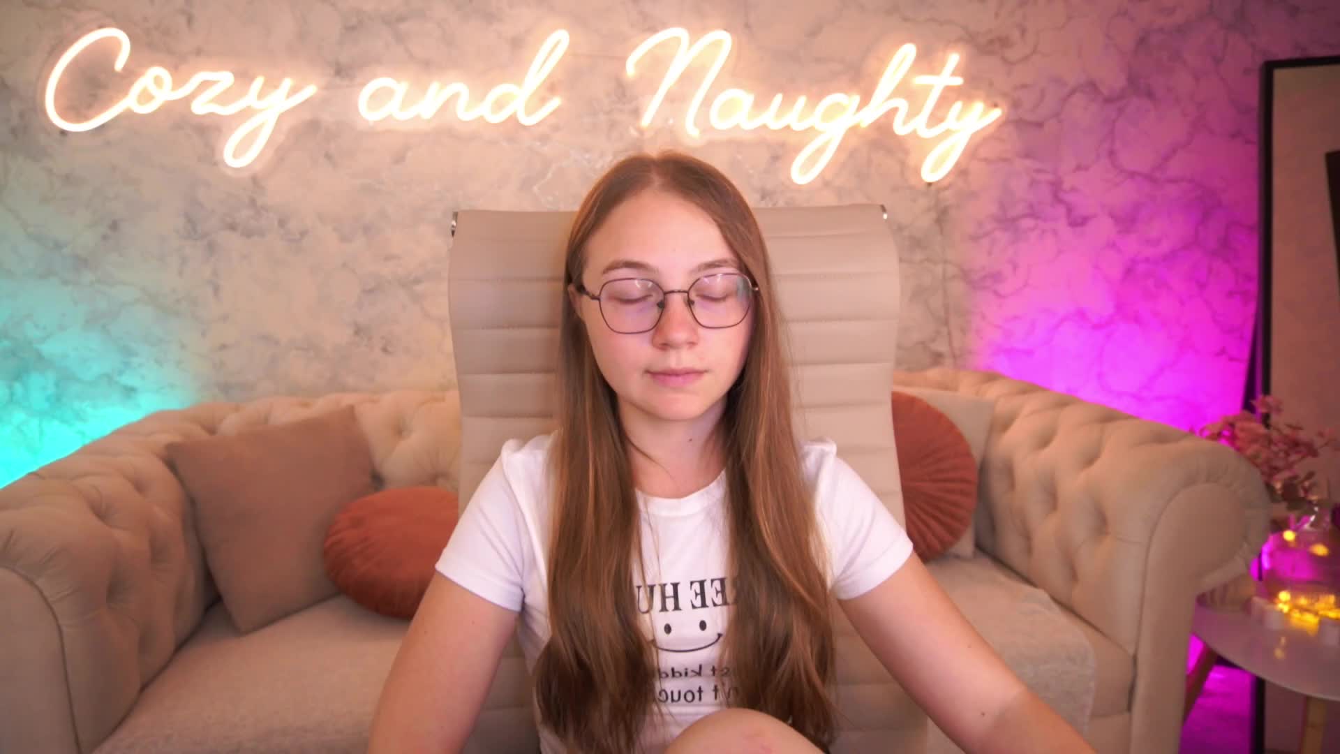ArrinaWairr Live Sex August 7, 2026