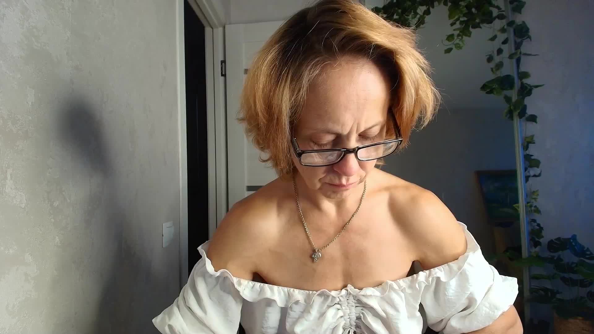 LioraWeiss Live Sex August 7, 2026
