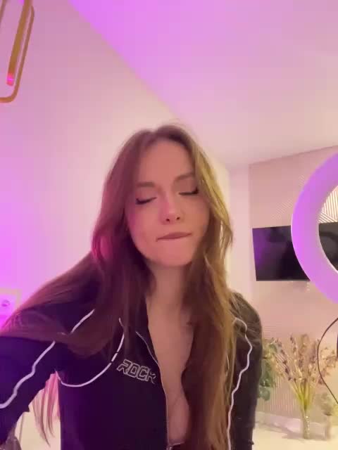 OlivkaVif Live Sex August 8, 2026