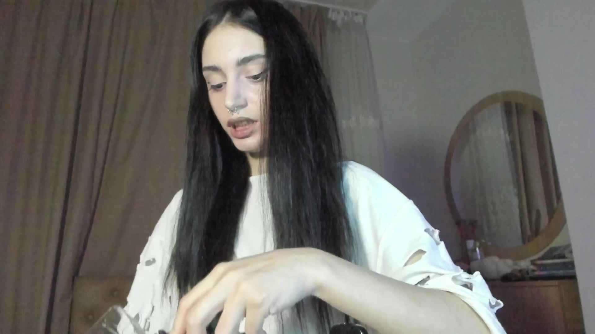 lesyalis Live Sex August 10, 2026