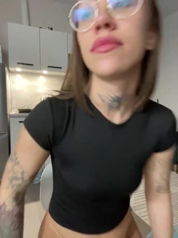 v_-_-_v Live Sex August 12, 2026