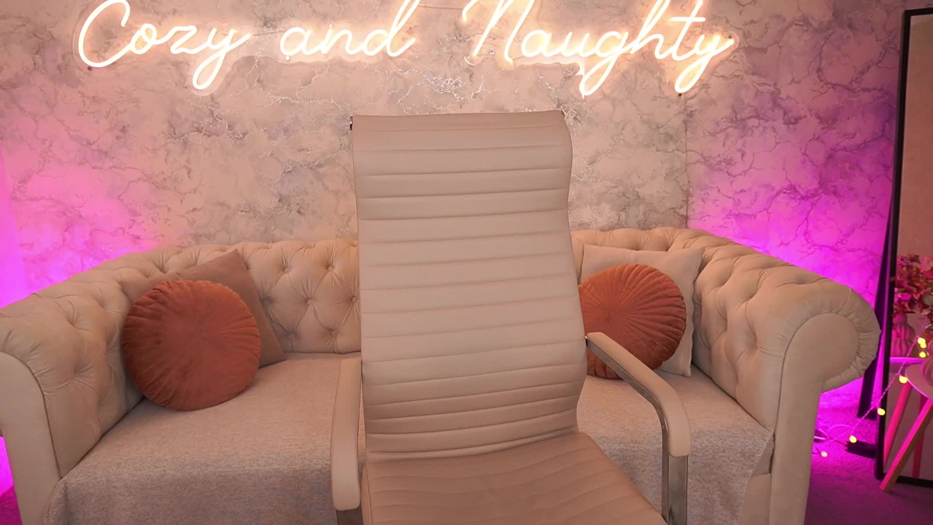 ArrinaWairr Live Sex August 12, 2026