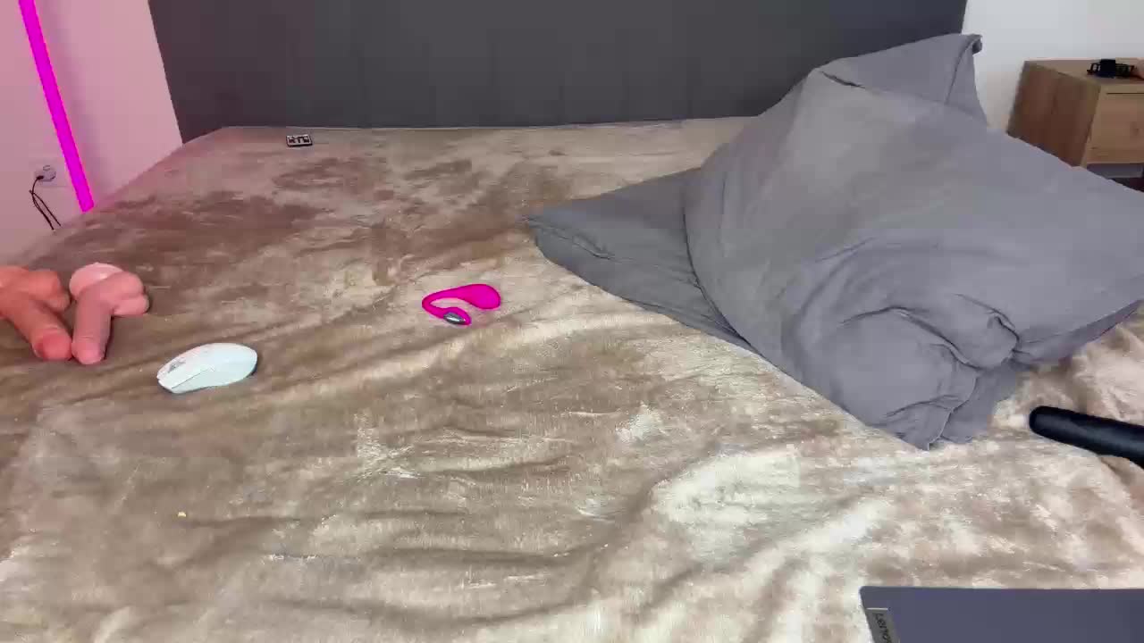 LucyWillow Live Sex August 14, 2026