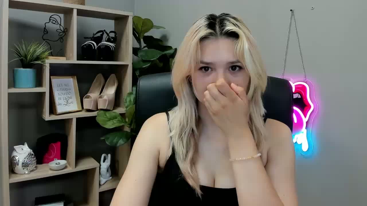 SweetLilyxo Live Sex August 15, 2026