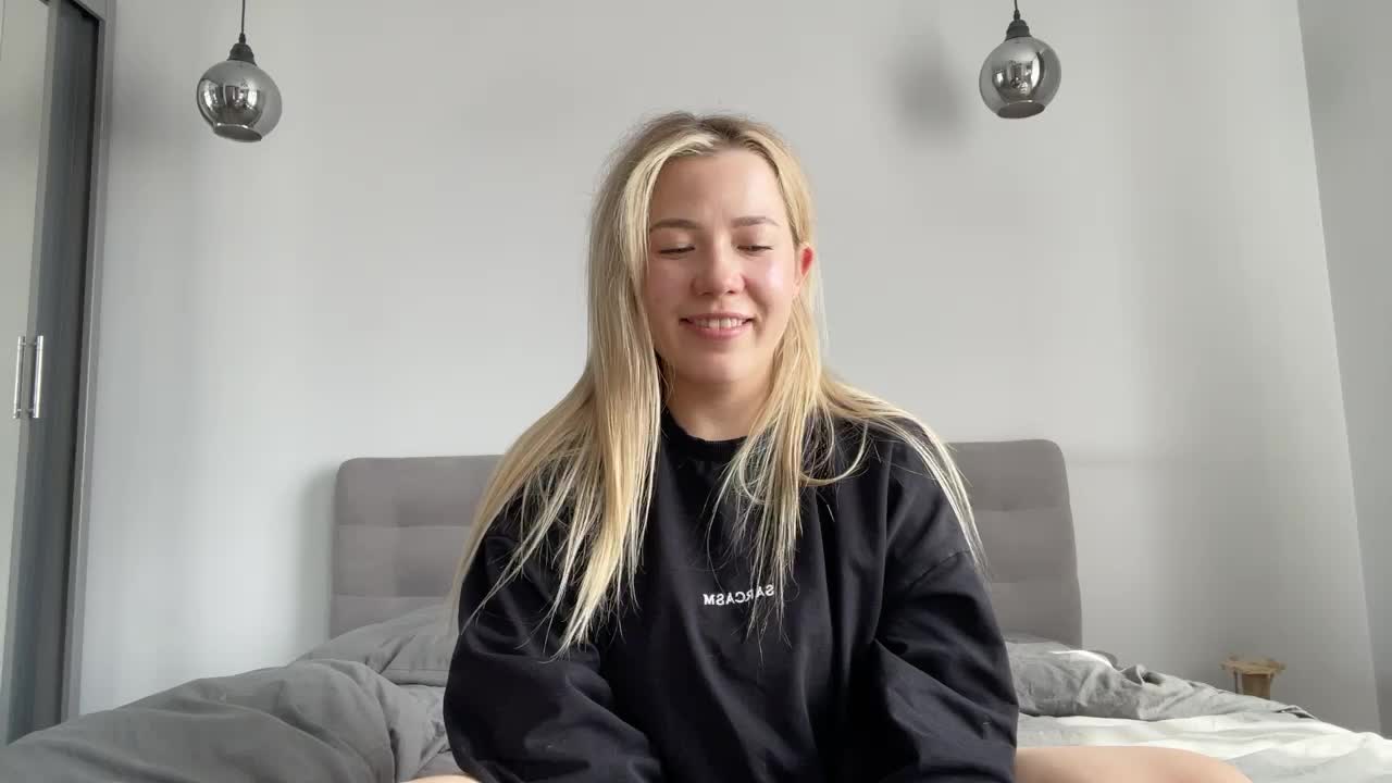 AlyraSun Live Sex August 15, 2026
