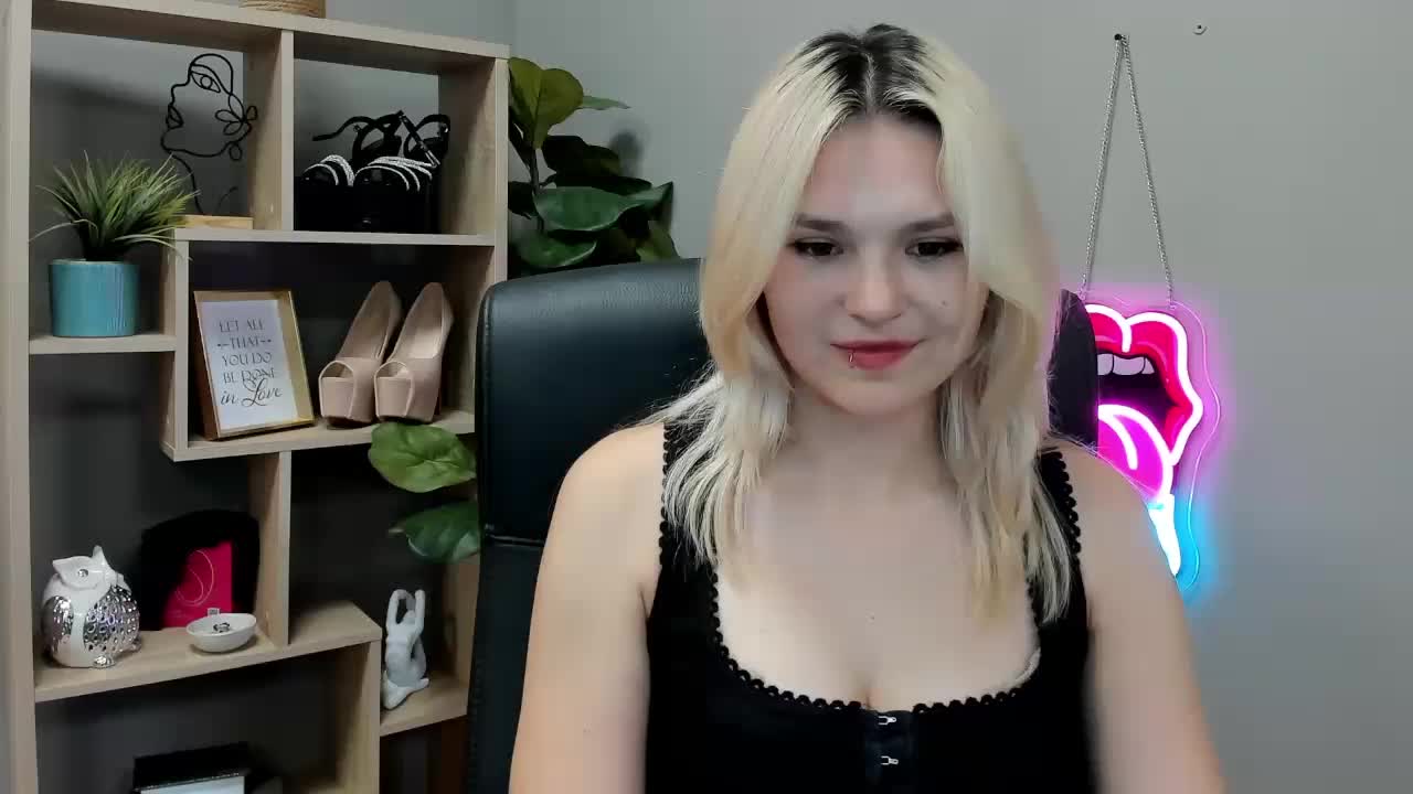 SweetLilyxo Live Sex August 16, 2026