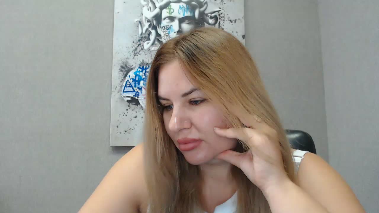 AvaQueen Live Sex August 17, 2026