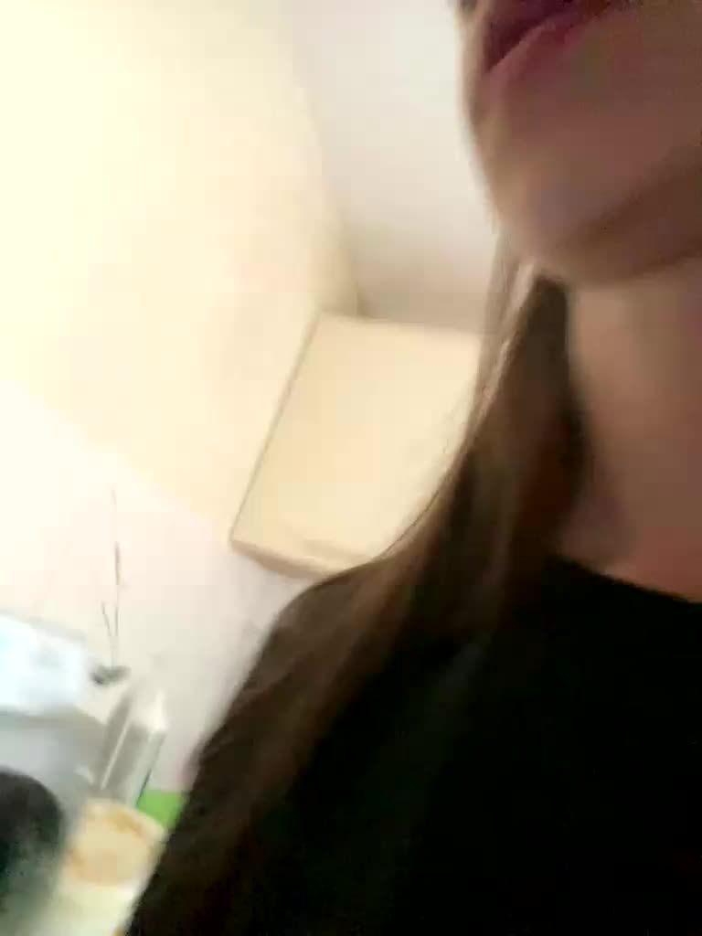 korolevaaa11 Live Sex August 18, 2026