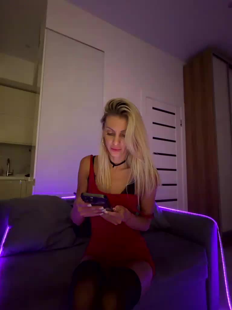 KarinaSimka Live Sex August 18, 2026