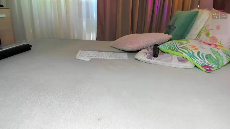 prettyadoraa Live Sex August 18, 2026