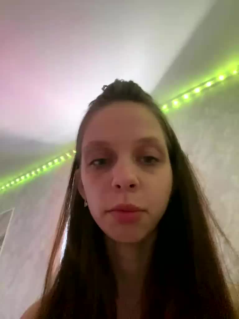 korolevaaa11 Live Sex August 18, 2026