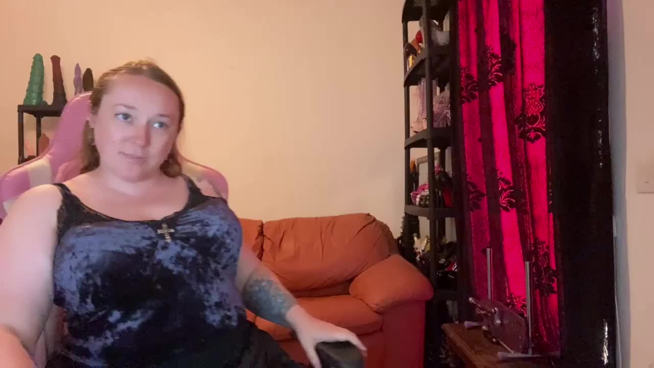 NylonQueen Live Sex August 19, 2026
